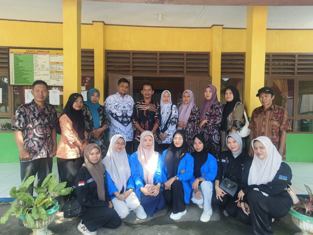 Peduli Pendidikan Daerah, Mahasiswa Ajak Sekolah Go Digital dengan Website